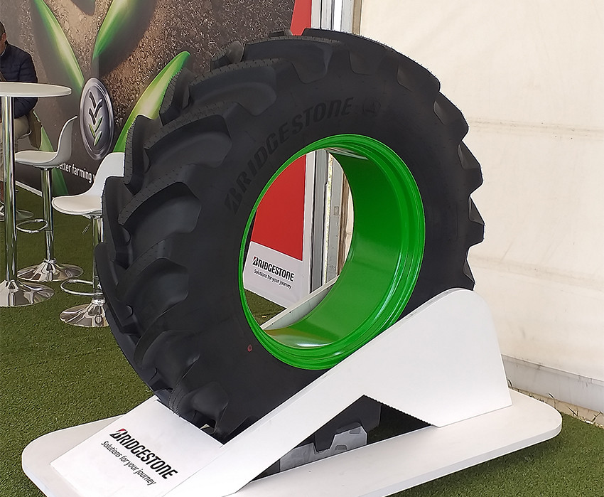 Bridgestone Presenta Su Nuevo Neumático VX-R Tractor Y La Herramienta ...