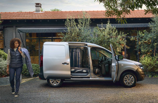 2021  New Renault Express Van on location 2