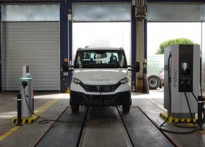 LaReddeIVECOseelectrifica carga